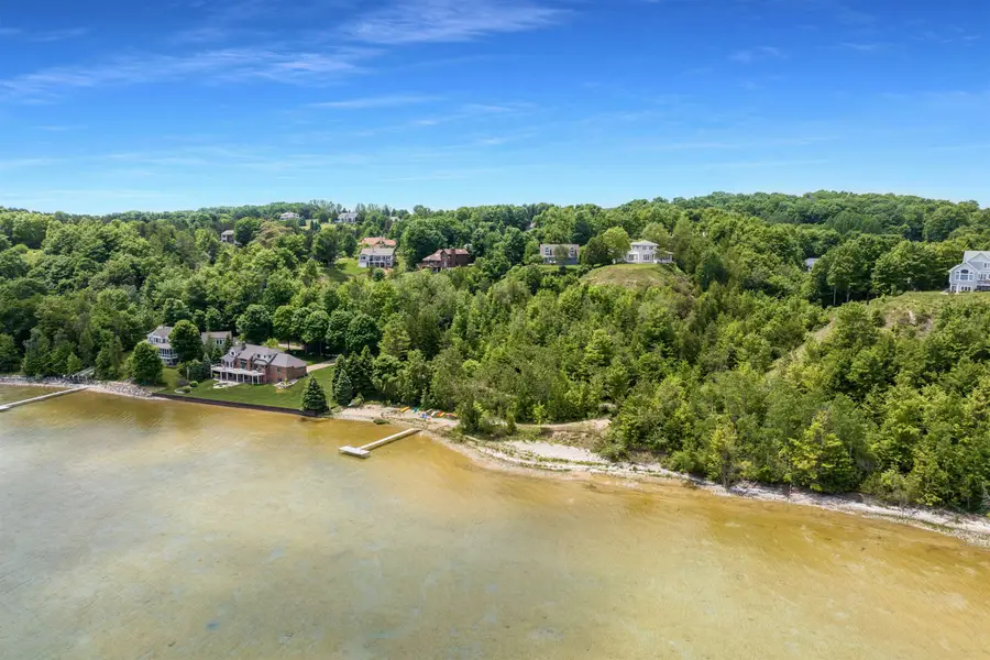 1722 S Cherry Blossom, Suttons Bay, MI 49682 - #2