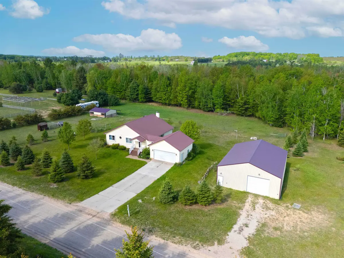 7495 Bennett, Williamsburg, MI 49690 - #1