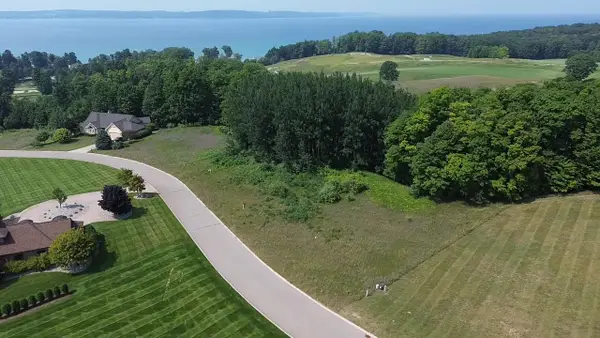 Unit #8 Turnberry, Williamsburg, MI 49690