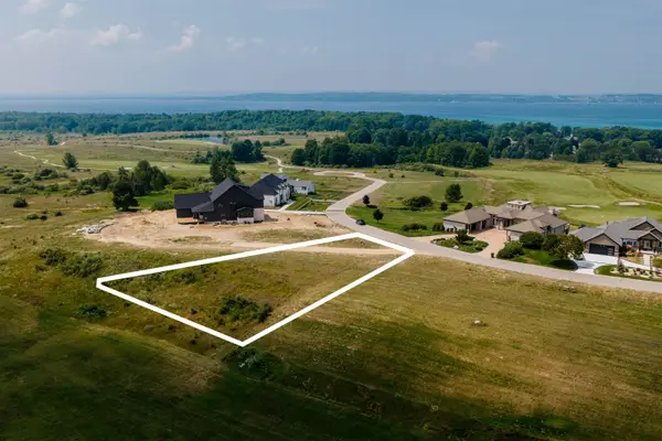 4170 Dornoch CT, Williamsburg, MI 49690
