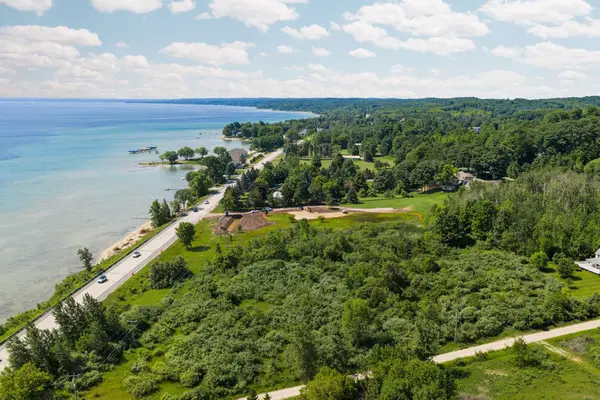 5368 S West Bay SHR, SuttonsBay, MI 49682