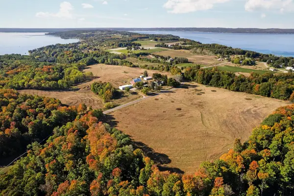 1378 Gray RD, TraverseCity, MI 49686