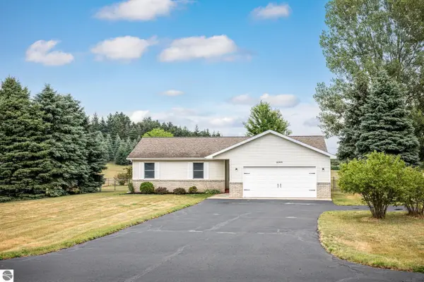 12305 S Lincoln Hollow, Cedar, MI 49621