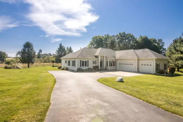 5296 Scofield, Williamsburg, MI 49690