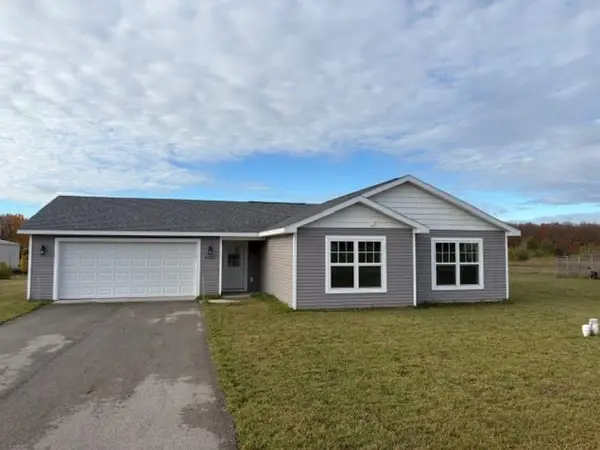 9068 Kingsfield, TraverseCity, MI 49649