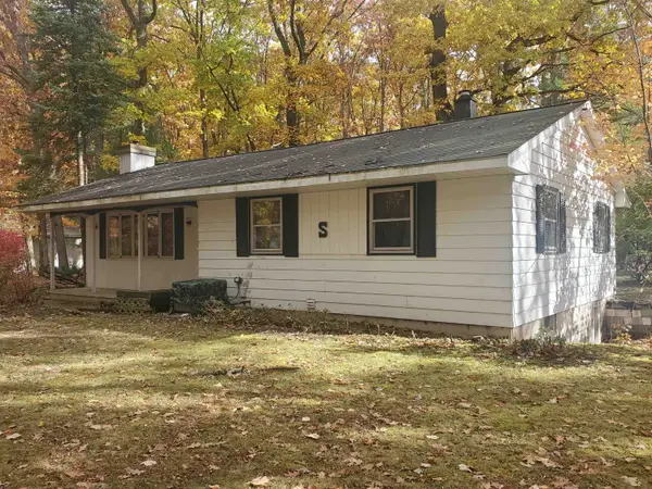 7323 Karlin, Interlochen, MI 49643