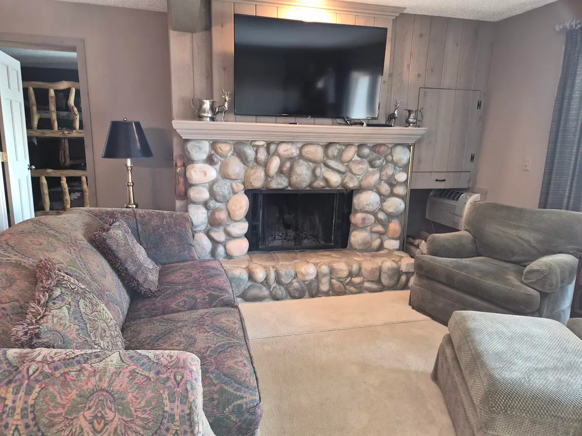 4633 N Crossover DR, Bellaire, MI 49615 - #1