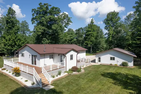 6622 Walton, Kingsley, MI 49649