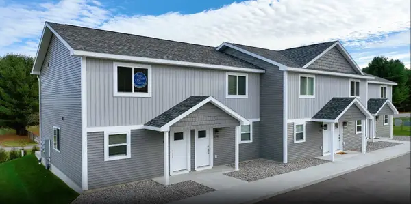 3790 Woodgate, TraverseCity, MI 49686
