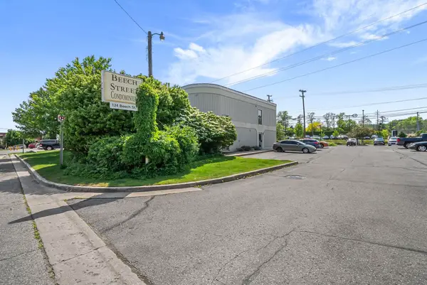 124 Beech ST, TraverseCity, MI 49684