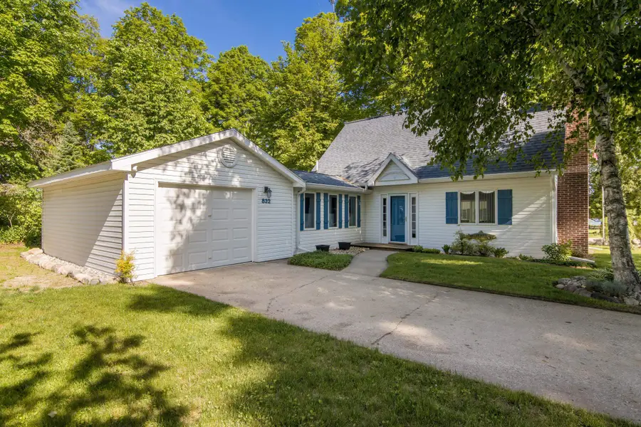 832 Deepwater Point, Bellaire, MI 49615 - #2