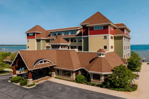 2035 N US-31 N, TraverseCity, MI 49686