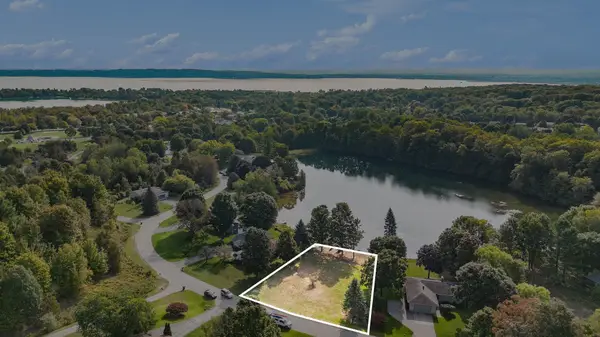 00 E Avondale, TraverseCity, MI 49684
