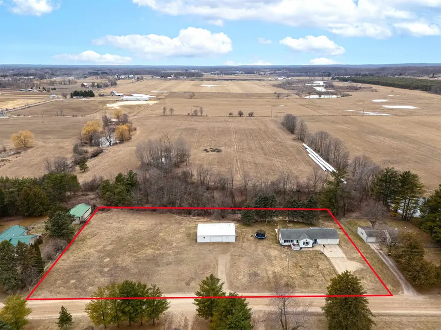 6740 S Eberhart, Clare, MI 48617 - #2