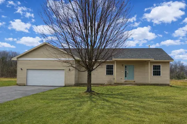 9305 Kingsfield DR, Kingsley, MI 49649