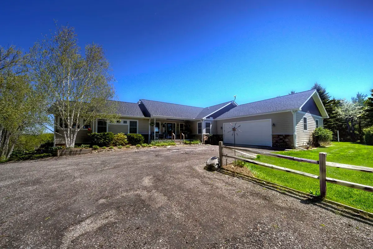2567 N Evergreen Valley, Suttons Bay, MI 49682 - #1