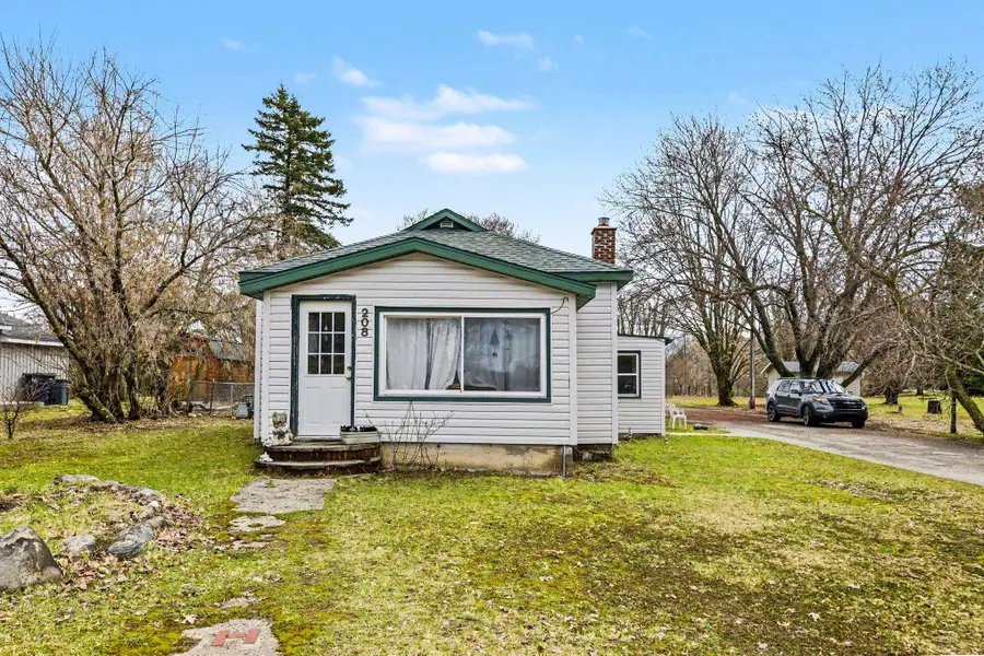 208 N Beech ST, Bellaire, MI 49615 - #3