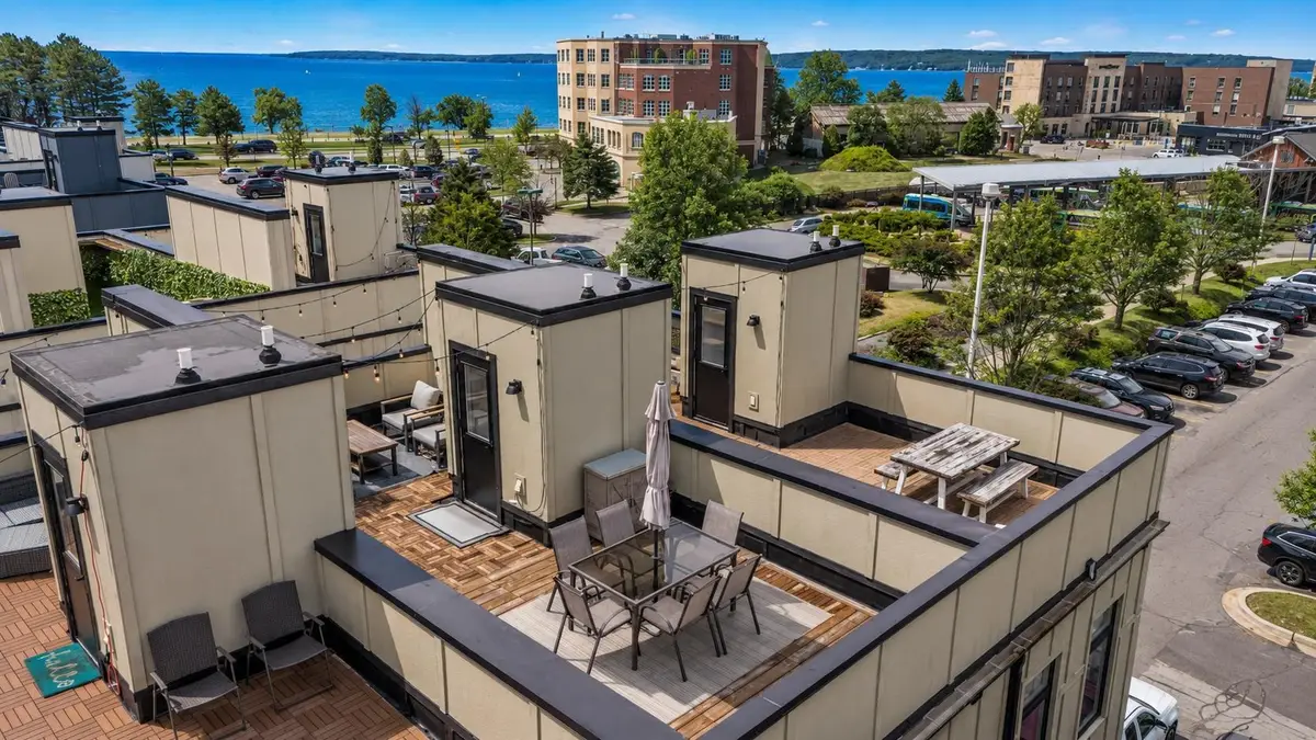 134 Gillis ST, Traverse City, MI 49684 - #1