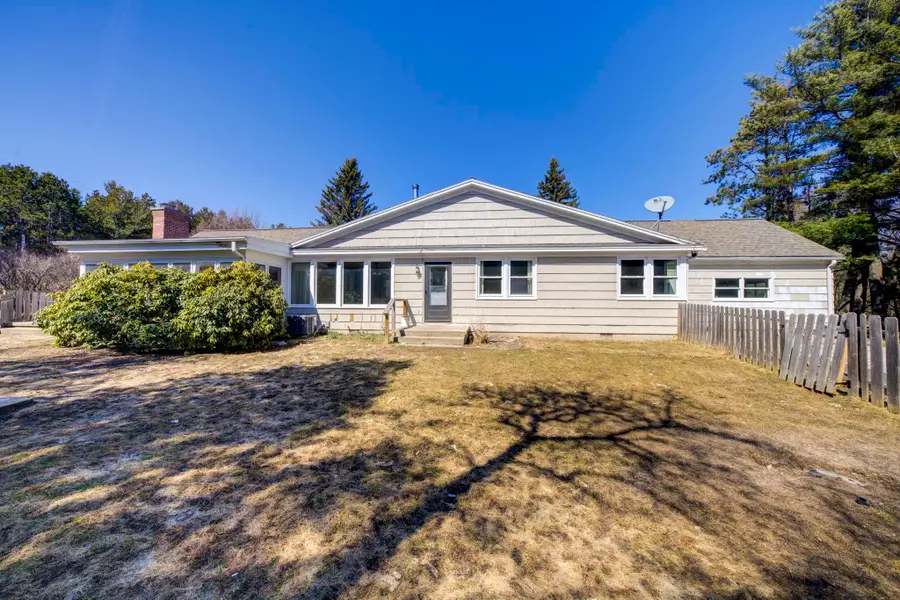 974 N Mill ST, Northport, MI 49670 - #3