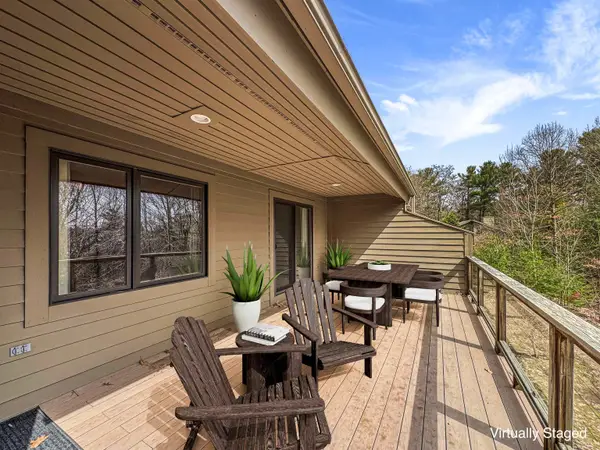 6179 Red Fox RUN, TraverseCity, MI 49686