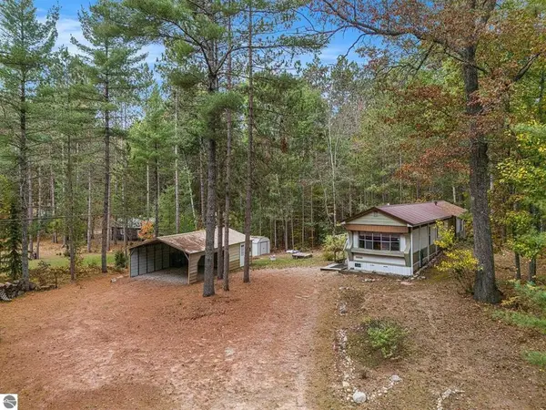 377 E Bear Lake, Kalkaska, MI 49646