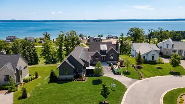 15985 Waters Edge, TraverseCity, MI 49686