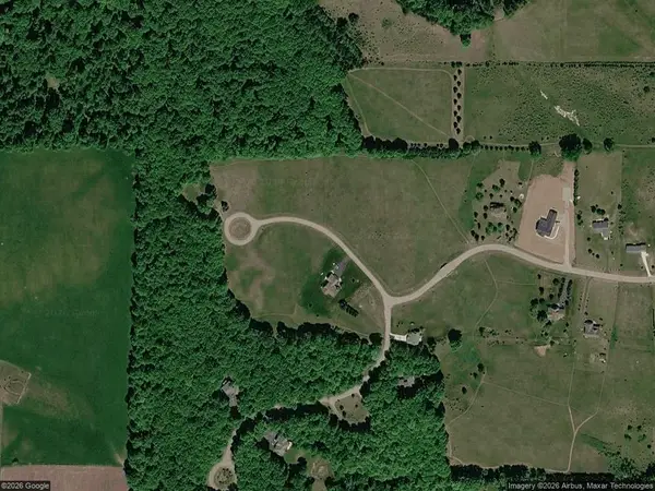 6 Horseshoe, Petoskey, MI 49770