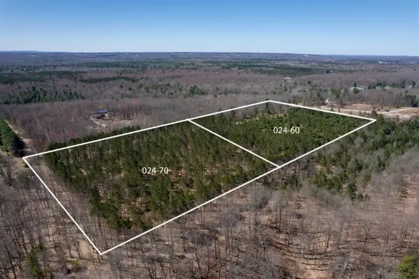 Hoosier Valley RD, TraverseCity, MI 49685