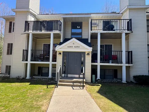 4250 Mitchell Creek, TraverseCity, MI 49686