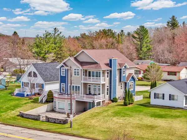 2121 Sunnyside Drive, Cadillac, MI 49601