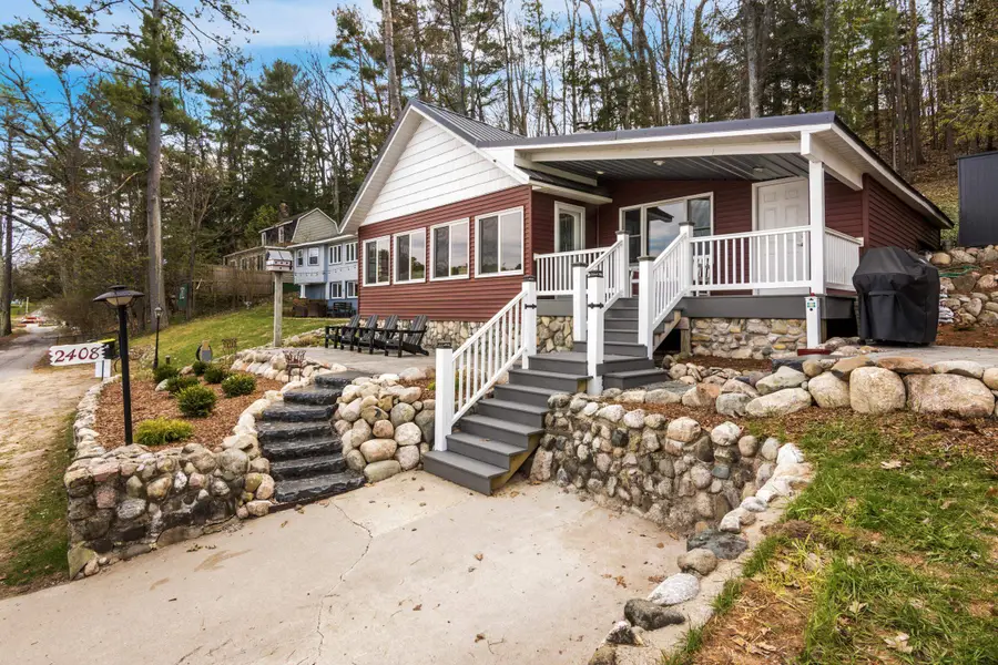 2408 Pinehurst TRL, East Bay, MI 49696 - #3