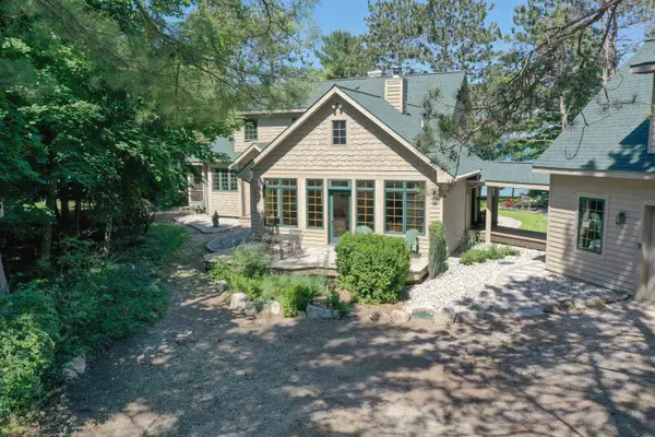8431 Drake LN, Williamsburg, MI 49690