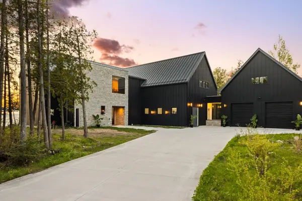 9371 N Onominese, Northport, MI 49670