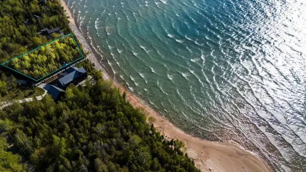 00 N Onominese TRL, Northport, MI 49870