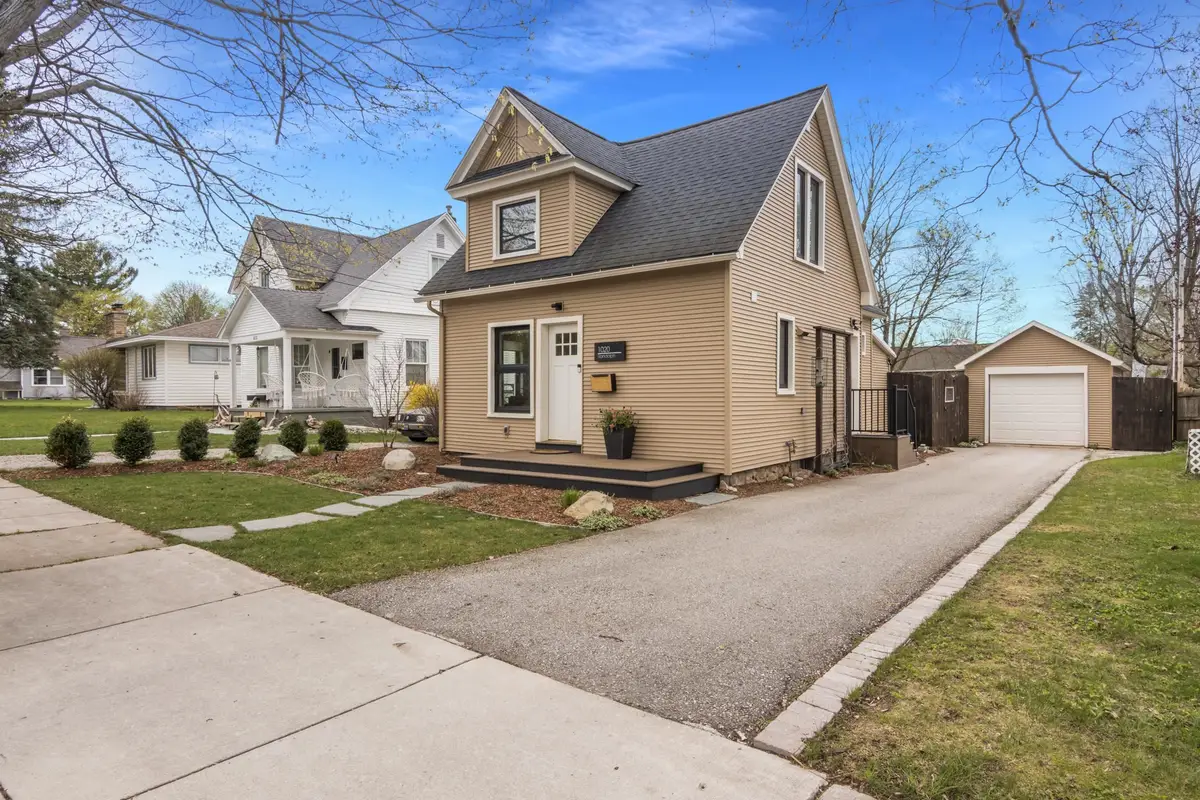 1020 Randolph ST, Traverse City, MI 49684 - #1