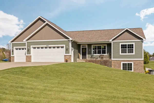 4224 Long Wood DR, TraverseCity, MI 49685