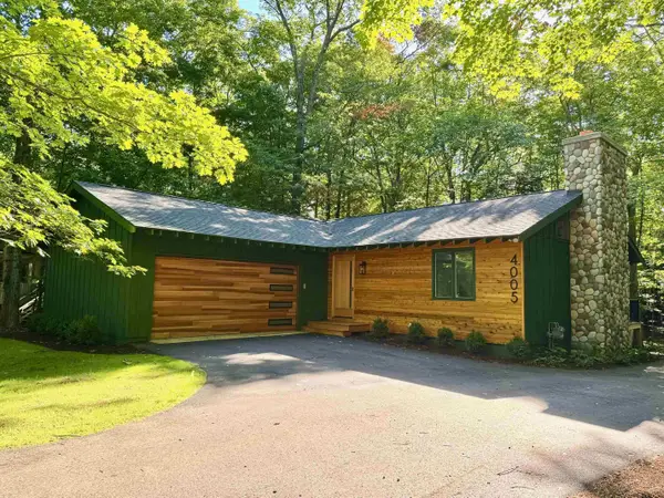 4005 E Oxford, Leland, MI 49654