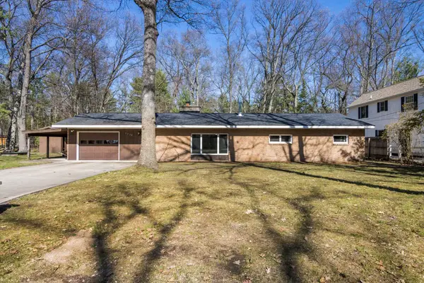 7736 NW Ladd, RapidCity, MI 49676