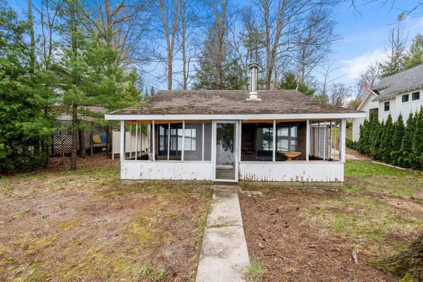 186 S South Long Lake, TraverseCity, MI 49685