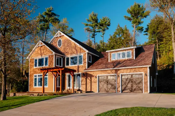 6860 Peninsula, TraverseCity, MI 49686