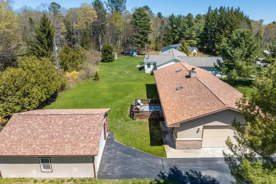 205 E Seventh ST, Northport, MI 49670 - #2