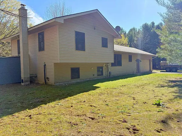 4911 Red Pine TRL, Empire, MI 49630