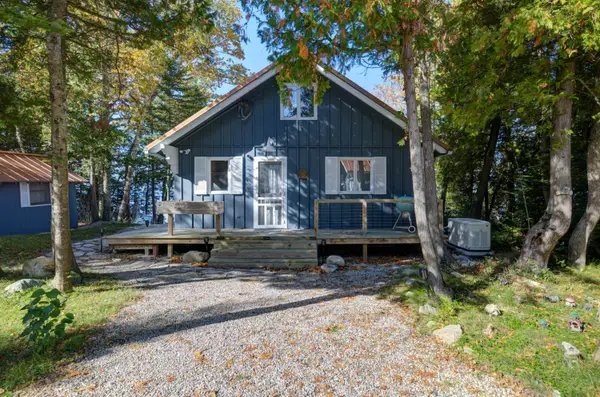 14827 N Cathead Bay, Northport, MI 49670