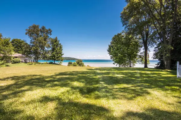 4133 Old Mission, TraverseCity, MI 49686
