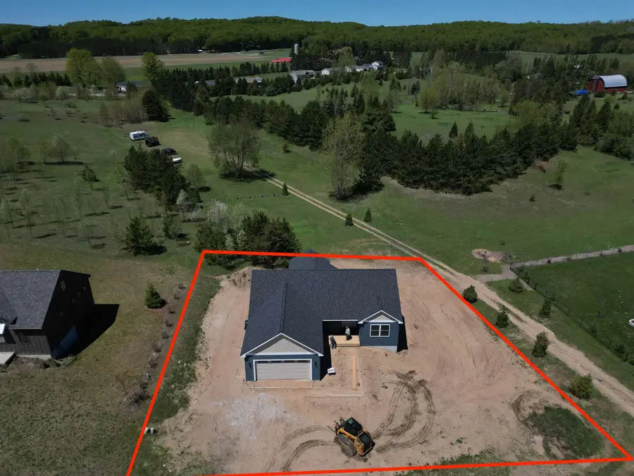 8552 S Olivia DR, Maple City, MI 49664 - #2