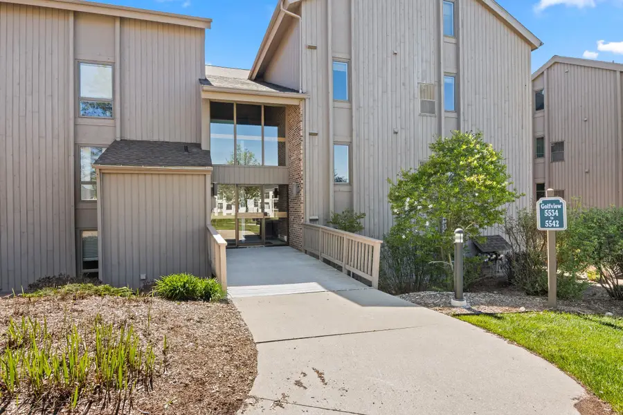 5542 Golfview CT, Williamsburg, MI 49690 - #2