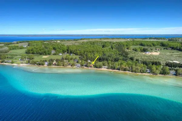 488 S Stony Point, SuttonsBay, MI 49682