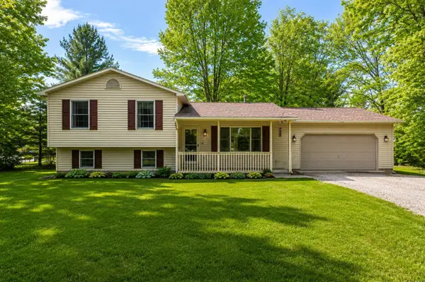 9219 Blackburn DR, TraverseCity, MI 49685