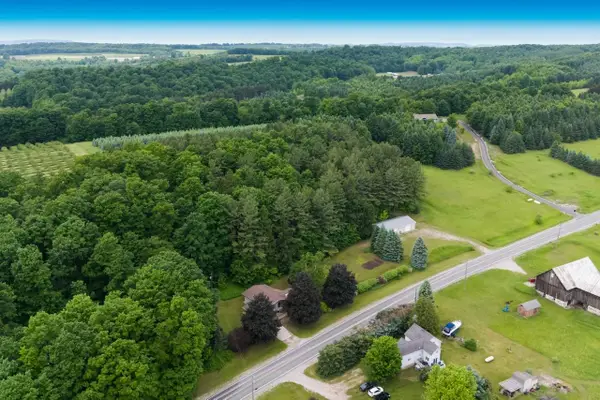 1551 N Macksey, SuttonsBay, MI 49682
