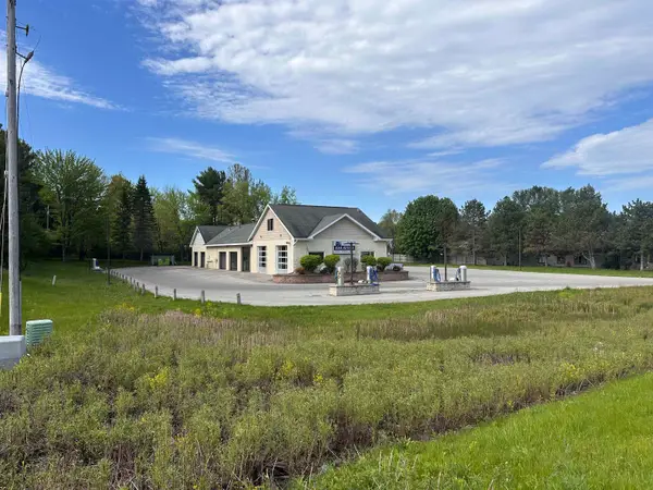 4220 E M 72, Williamsburg, MI 49690